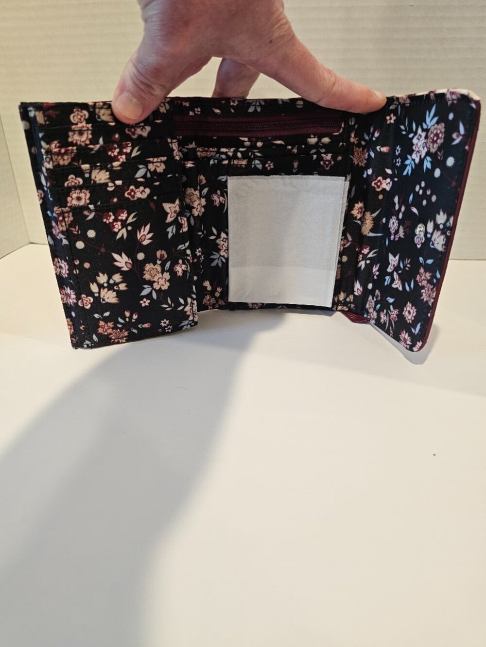 NWT Vera Bradley RFID Riley Compact Wallet Blooms Branches Burgundy Flowers Red - Picture 8 of 13